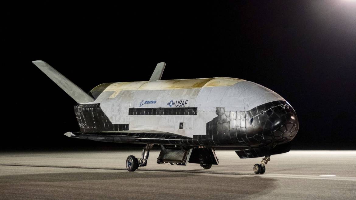 USA military space drone lands safely to Earth after 908 days in orbit